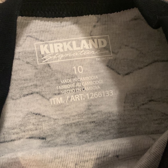 Boys Kirkland signature camouflage pajamas. - Picture 2 of 3